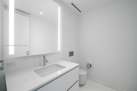 300 Biscayne Boulevard Way 2906W, Miami, Florida 33131, USA