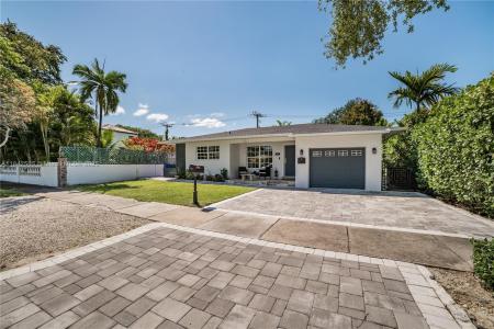 680 NE 81st St, Miami, Florida 33138, USA