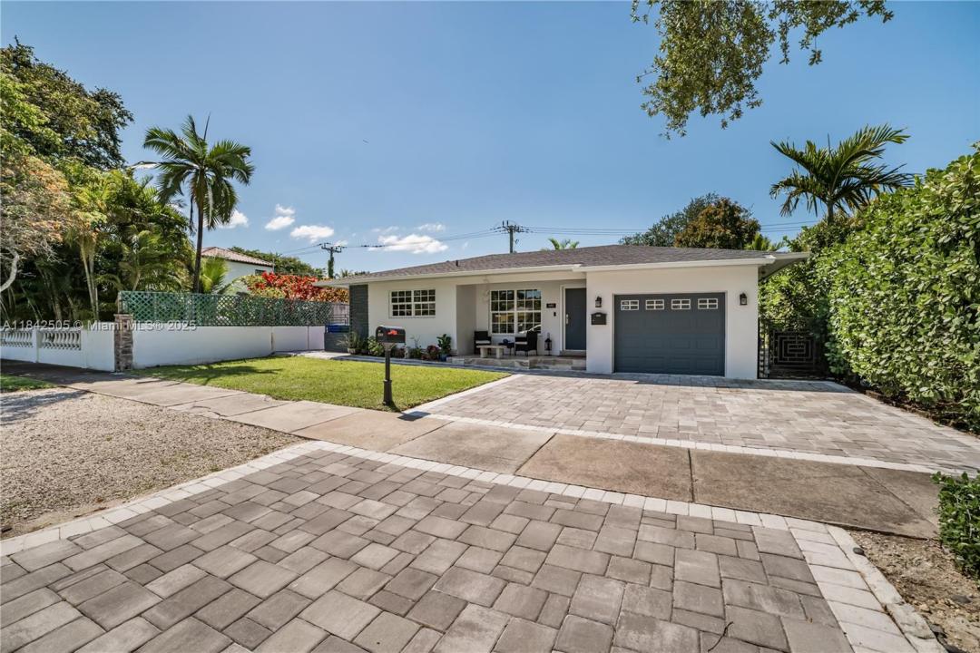 680 NE 81st St, Miami, Florida 33138, USA