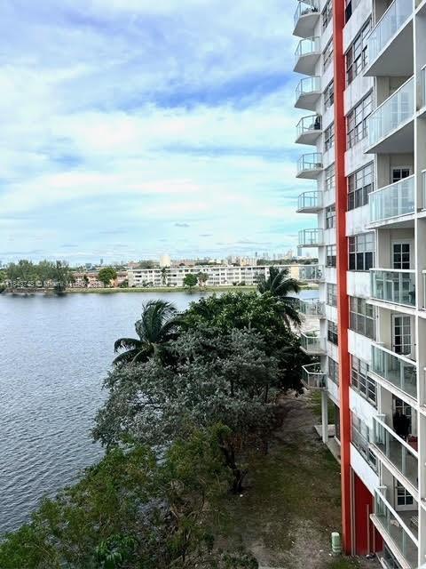 1301 NE Miami Gardens Dr 502W, Miami, Floride 33179, États-Unis
