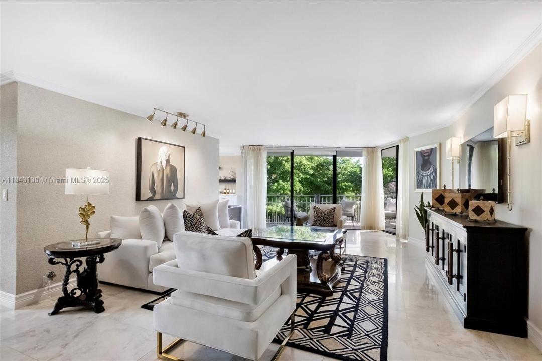 1000 Quayside Ter 411, Miami, Floryda 33138, USA