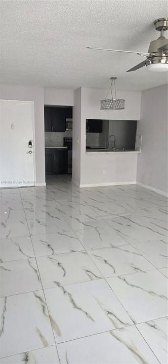 900 NE 209th Ter 203-31, Miami, Floride 33179, États-Unis