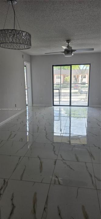 900 NE 209th Ter 203-31, Miami, Floride 33179, États-Unis