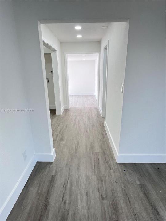 4011 SW 27 st 1, West Park, 佛罗里达州 33023, 美国