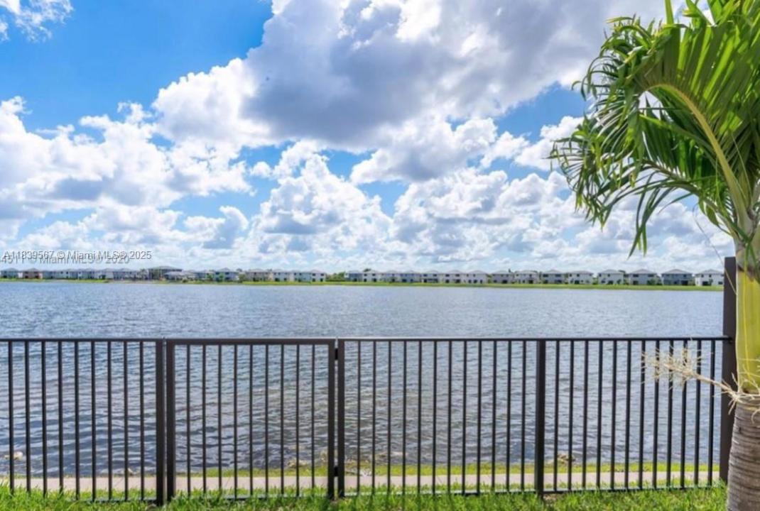 9076 NW 158th St 9076, Miami Lakes, Florida 33018, HOA KỲ