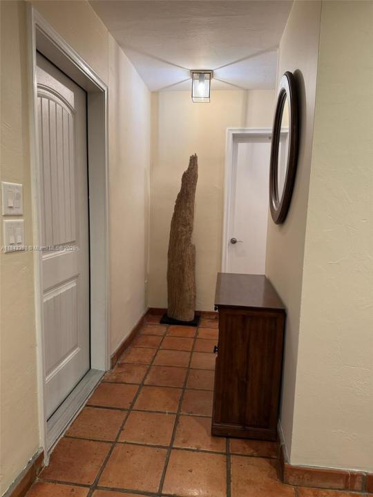 1110 Redbird Ave, Miami Springs, Flórida 33166, Estados Unidos