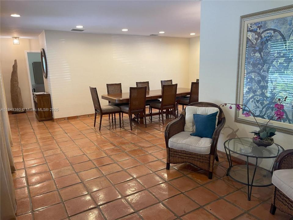 1110 Redbird Ave, Miami Springs, Flórida 33166, Estados Unidos