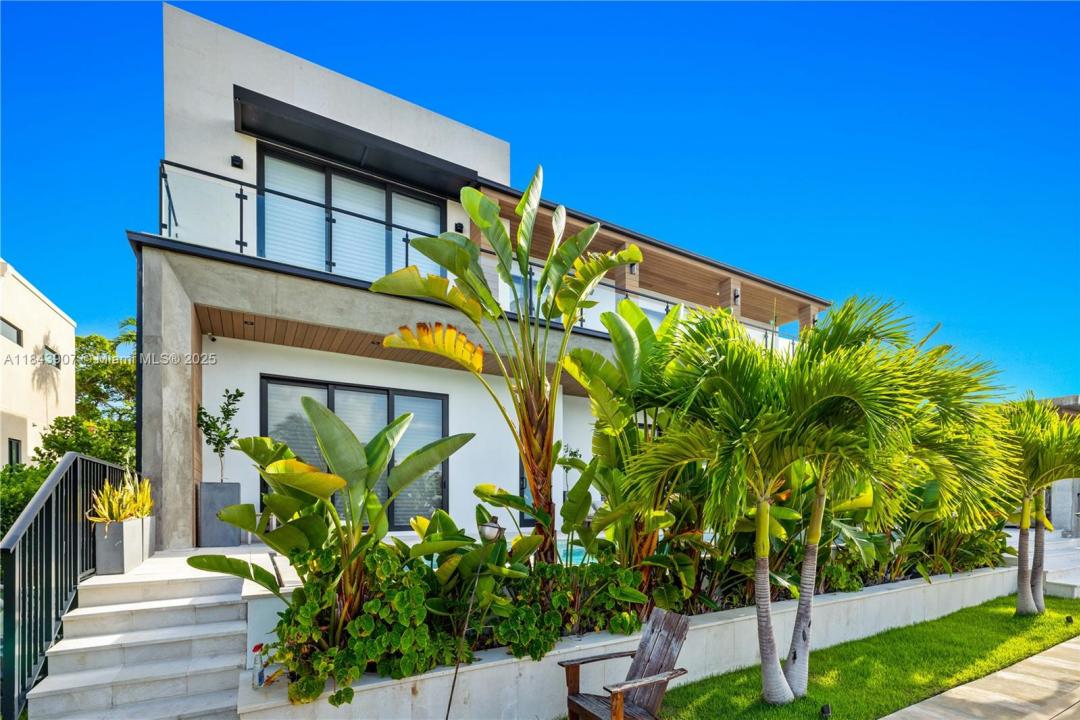 2050 S Hibiscus Dr, North Miami, Florida 33181, Estados Unidos
