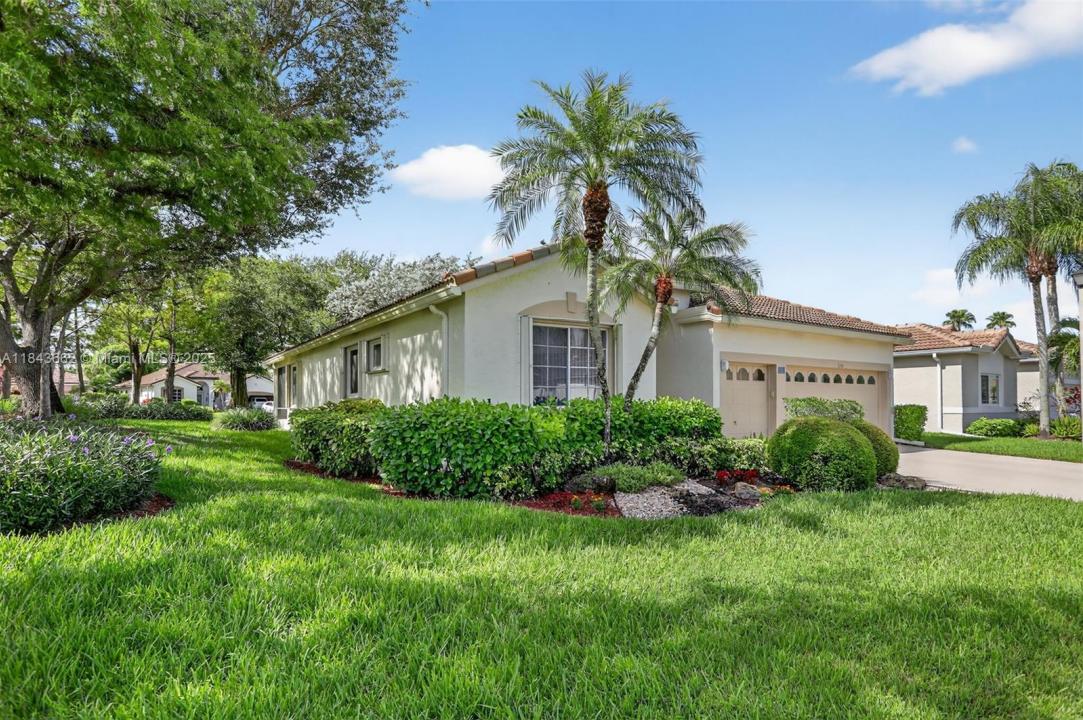 8754 NW 75th Pl, Tamarac, Florida 33321