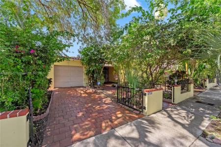1712 SW 13th St, Miami, Florida 33145, USA