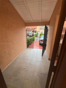 4360 W 11th Ln 33, Hialeah, Florida 33012, USA