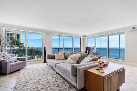 2751 S Ocean Dr 504S, Hollywood, Florida 33019, USA
