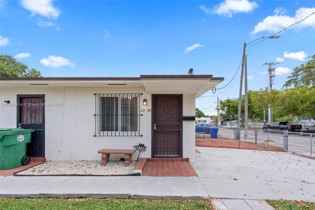 2325 NW 29th St 6, Miami, 佛罗里达州 33142, 美国