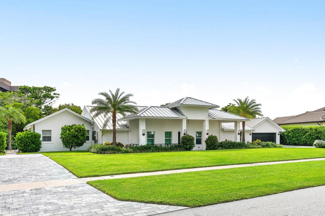 11863 Lake Shore Place, Palm Beach Gardens, Florida 33408