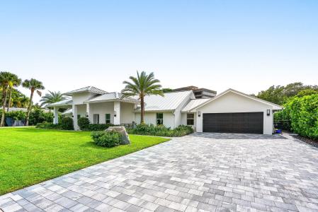 11863 Lake Shore Place, Palm Beach Gardens, Florida 33408