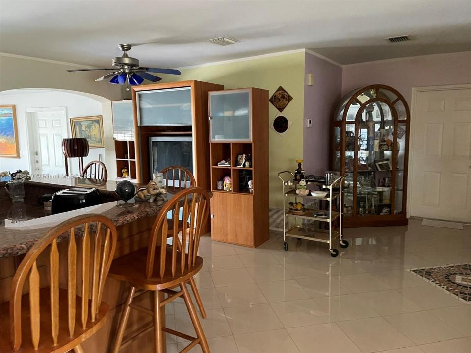 21330 NE 25th Ct, Miami, Floryda 33180, USA
