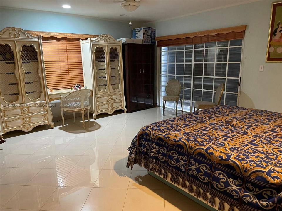 21330 NE 25th Ct, Miami, Floryda 33180, USA