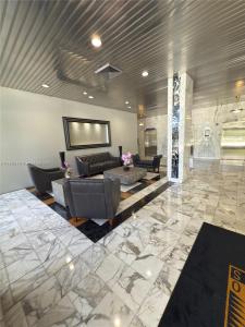 3675 N Country Club Dr 109, Aventura, Florida 33180, USA