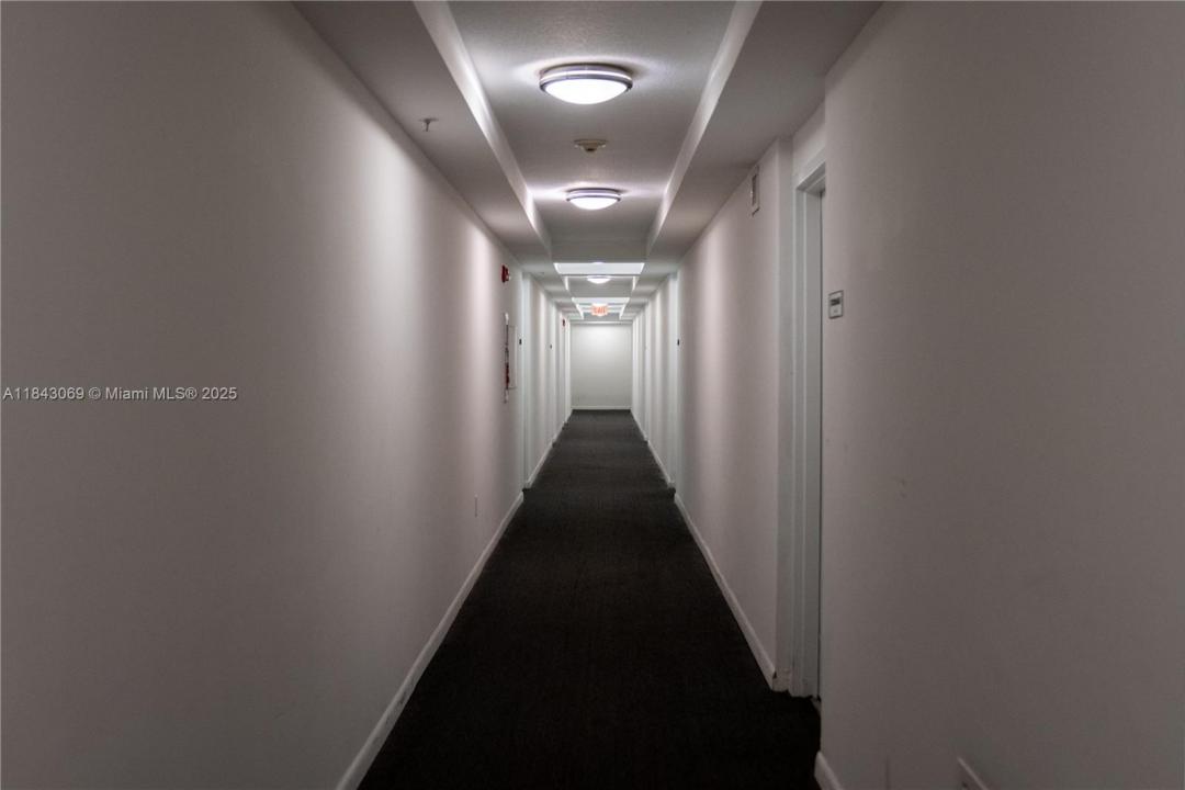 219 NW 12th Ave 707, Miami, Флорида 33128, Соединенные Штаты