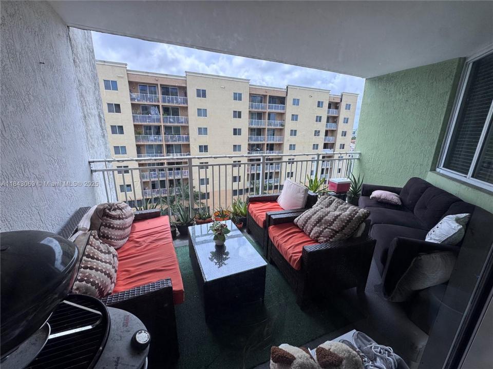 219 NW 12th Ave 707, Miami, Флорида 33128, Соединенные Штаты