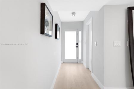 325 Poinciana Dr 905, Sunny Isles Beach, Florida 33160, USA