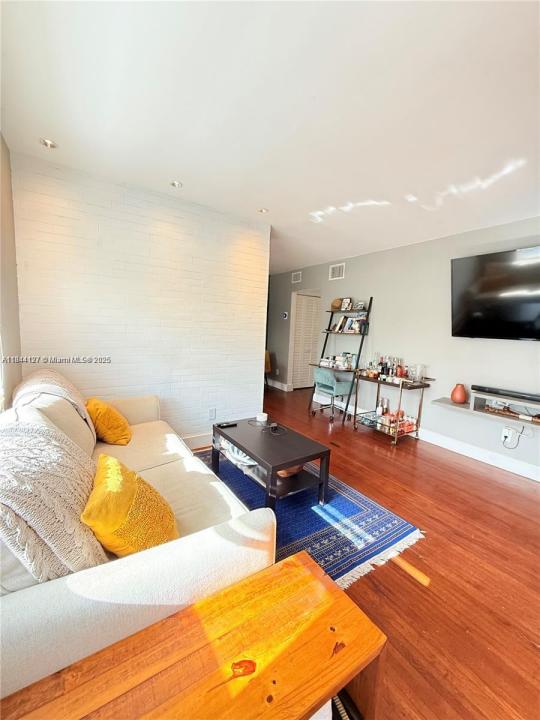 645 NE 77th 12, Miami, Florida 33138, Estados Unidos
