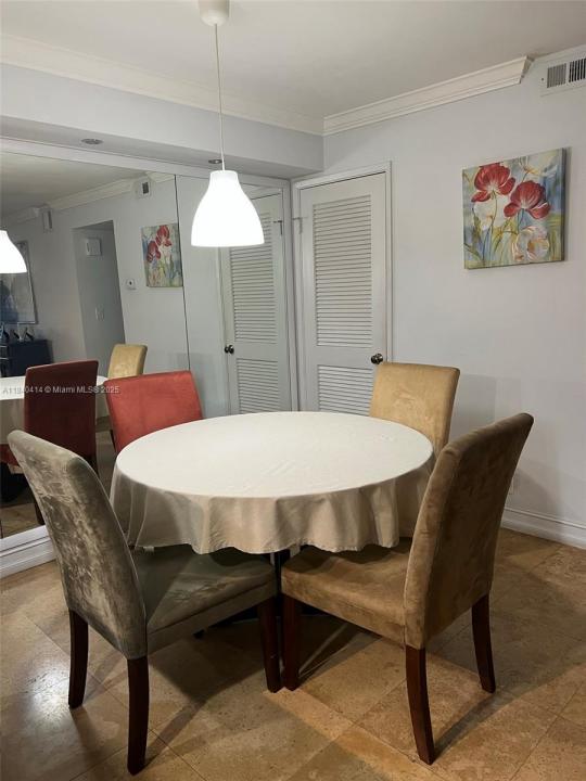 3005 N Oakland Forest Dr 103, Oakland Park, Florida 33309, Estados Unidos
