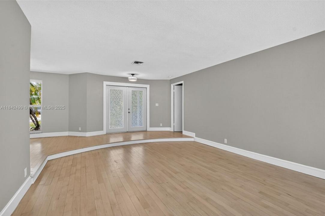 565 NE Olive Way, Boca Raton, Florida 33432, Amerika Birleşik Devletleri