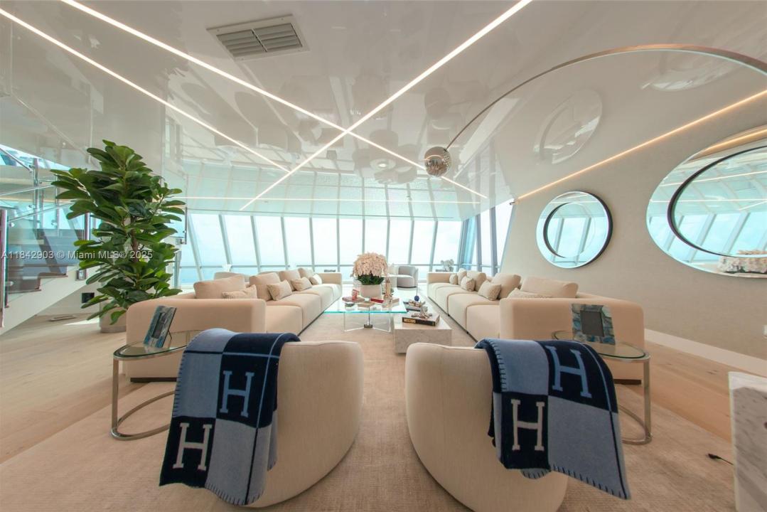 17121 Collins Ave 4803, Sunny Isles Beach, Floryda 33160, USA