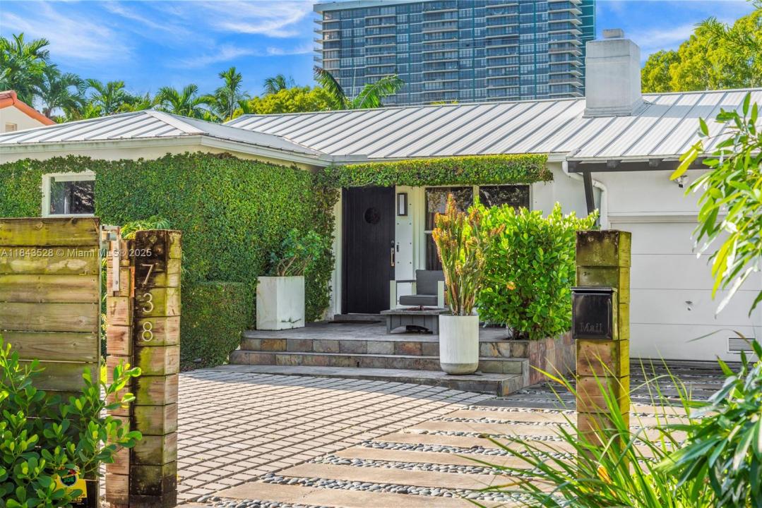 738 NE 72nd Ter, Miami, Florida 33138, Amerika Birleşik Devletleri