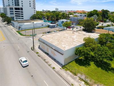 102 NW 22nd Ave, Miami, Florida 33125, USA