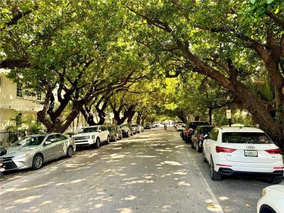 349 Meridian Ave B202, Miami Beach, Florida 33139, USA