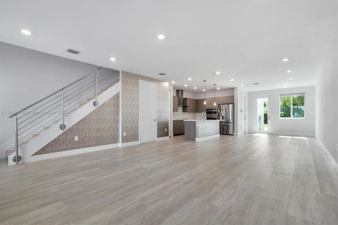 6675 NW 102nd Path, Doral, פלורידה 33178, ארצות הברית של אמריקה