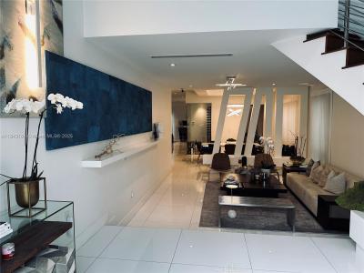 8286 NW 33rd Ter, Doral, Florida 33122, USA