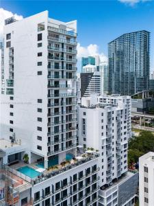 229 SW 9th 2, Miami, Florida 33130, USA