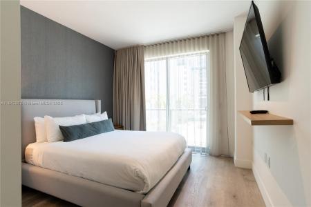 229 SW 9th 2, Miami, Florida 33130, USA
