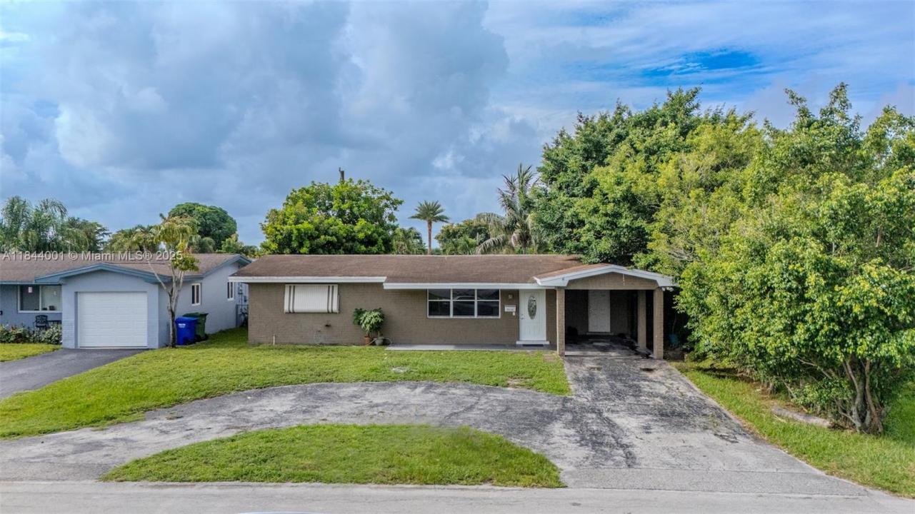 8630 NW 15th Ct, Pembroke Pines, Florida 33024, Estados Unidos