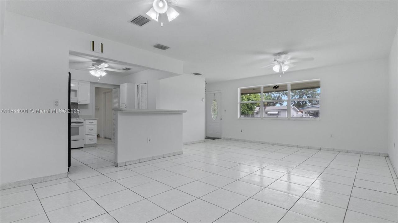 8630 NW 15th Ct, Pembroke Pines, Florida 33024, Estados Unidos