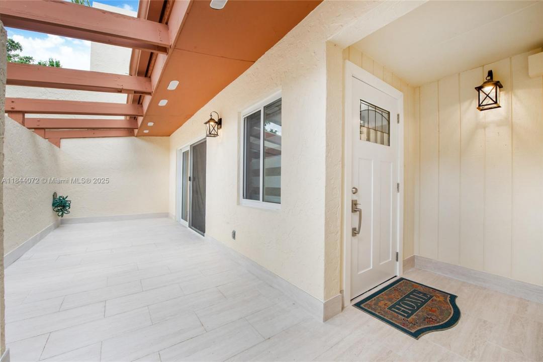 10421 SW 76th St, Miami, Florida 33173, USA