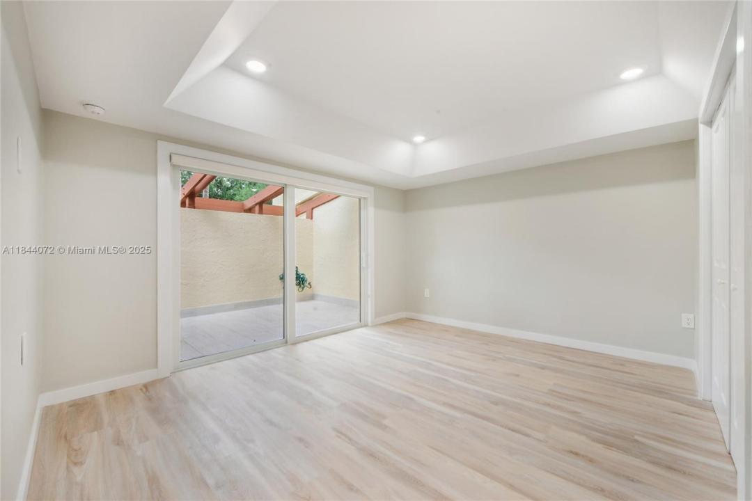 10421 SW 76th St, Miami, Florida 33173, USA