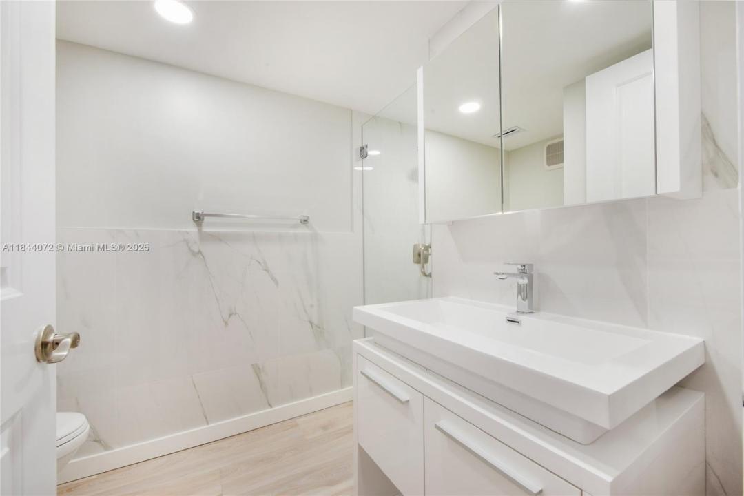 10421 SW 76th St, Miami, Florida 33173, USA