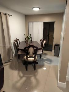 15325 SW 106th Ter 620, Miami, Florida 33196, USA