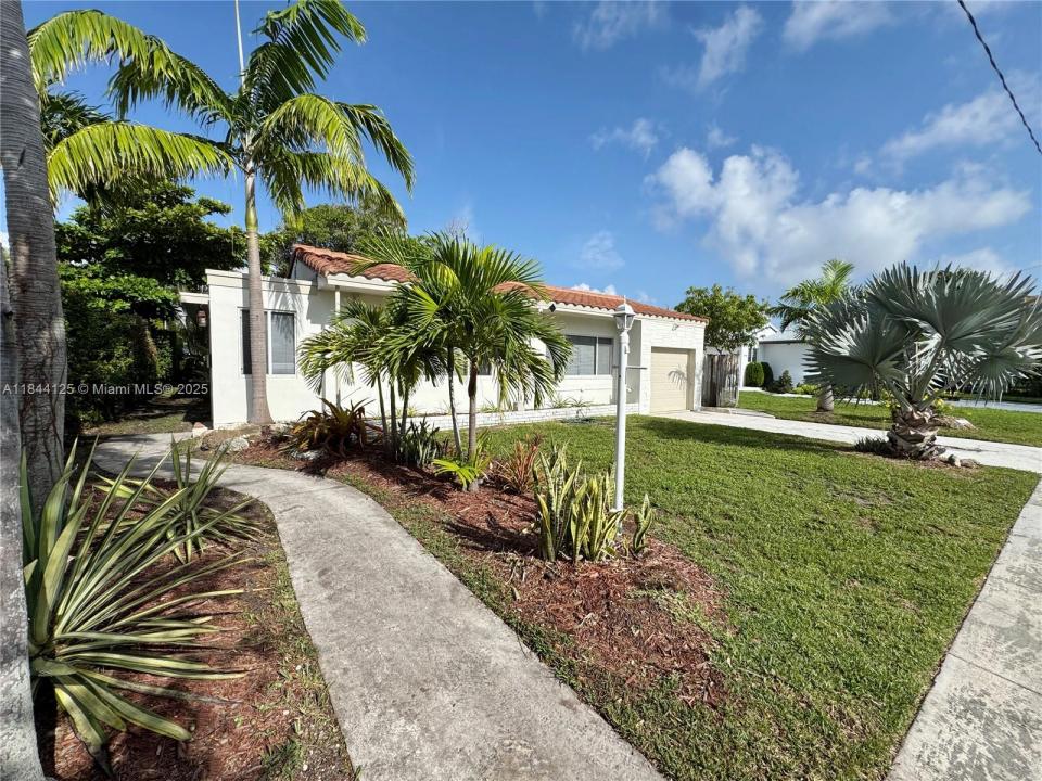 7536 Cutlass Ave, North Bay Village, Florida 33141