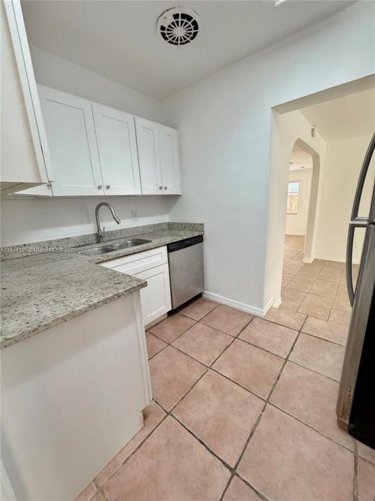 7536 Cutlass Ave, North Bay Village, Florida 33141