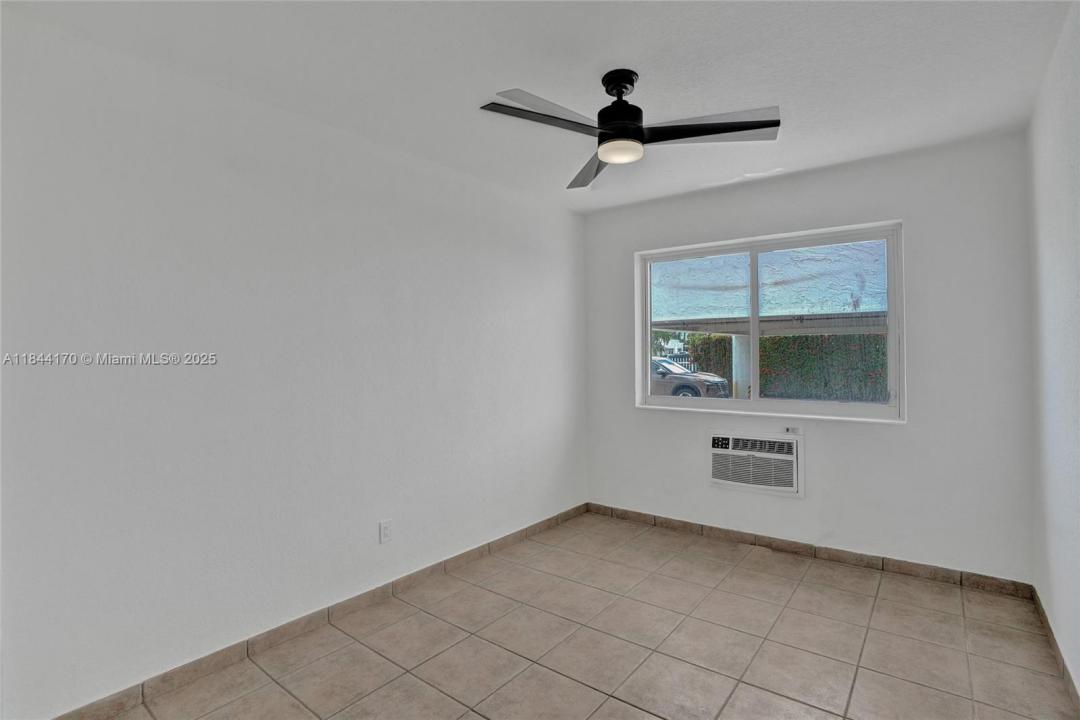 2160 Bay Dr 1-2, Miami Beach, Флорида 33141, Соединенные Штаты