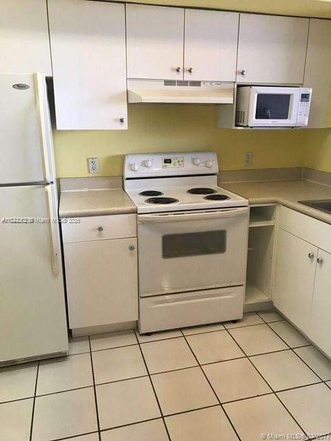 5077 NW 7th St PH11, Miami, Florida 33126