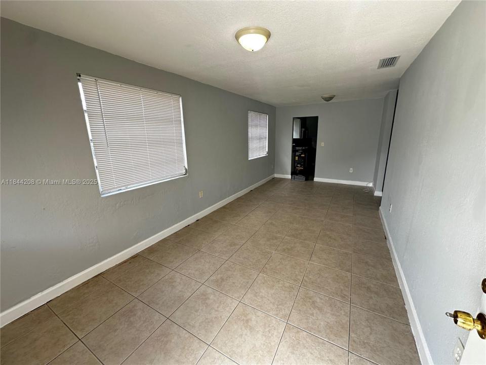 1330 NE 111th St 1330, Miami, Flórida 33161, Estados Unidos