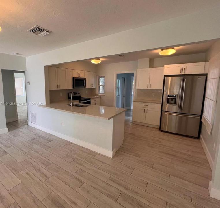 1860 NW 52 St, Miami, Florida 33142, Stati Uniti