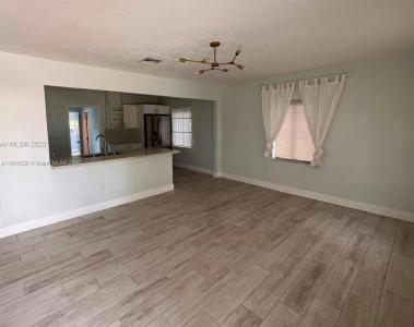1860 NW 52 St, Miami, Florida 33142, USA