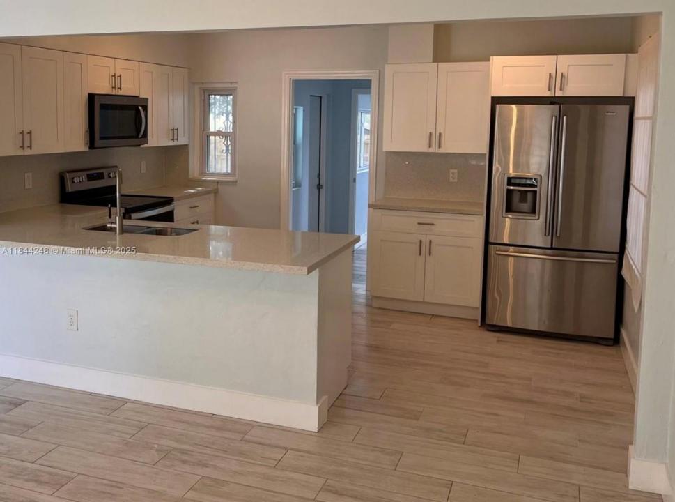 1860 NW 52 St, Miami, Florida 33142, Stati Uniti